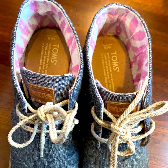 New Tom’s wedges - Sz 9 - Picture 3 of 5